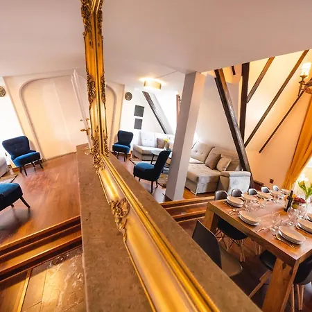 5br 2bath Masarykovo Nabrezi * Praga