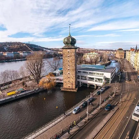 5br 2bath Masarykovo Nabrezi Apartament