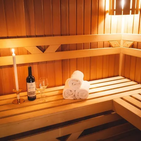 5br 2bath Masarykovo Nabrezi *