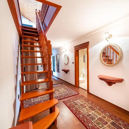 5br 2bath Masarykovo Nabrezi