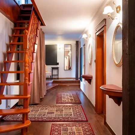 5br 2bath Masarykovo Nabrezi Apartment Prague