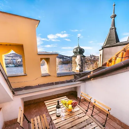 5br 2bath Masarykovo Nabrezi *