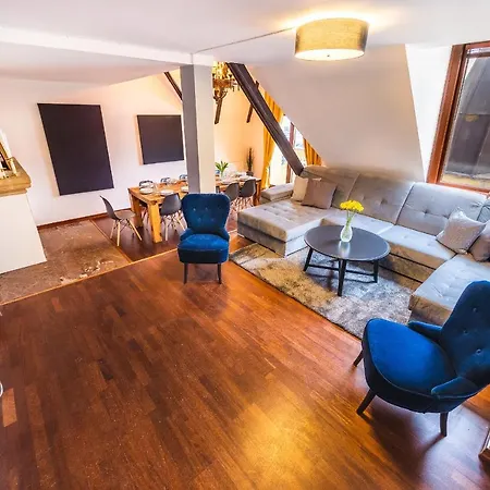 Appartement 5br 2bath Masarykovo Nabrezi *