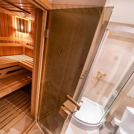 Appartement 5br 2bath Masarykovo Nabrezi *