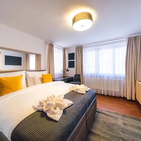 Appartement 5br 2bath Masarykovo Nabrezi *