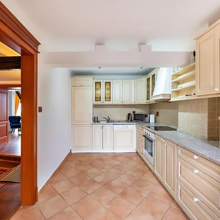 Appartement 5br 2bath Masarykovo Nabrezi