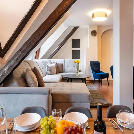 Appartement 5br 2bath Masarykovo Nabrezi Praag