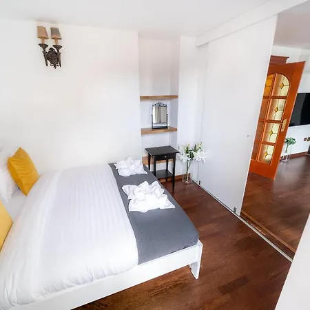 Appartement 5br 2bath Masarykovo Nabrezi