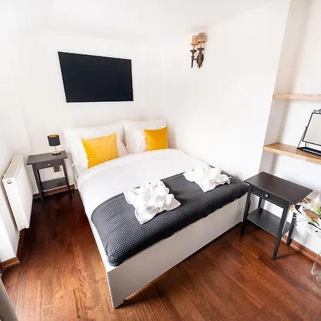 Appartement 5br 2bath Masarykovo Nabrezi *