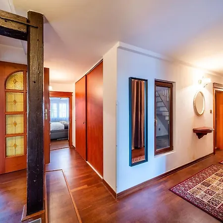 Appartement 5br 2bath Masarykovo Nabrezi *