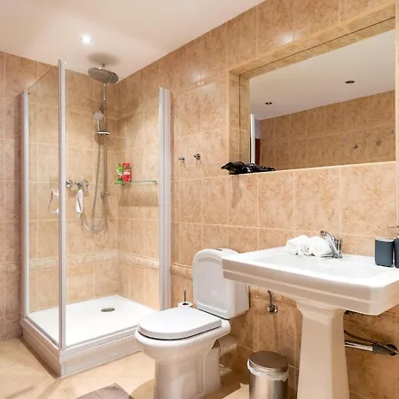 5br 2bath Masarykovo Nabrezi Appartement Praag