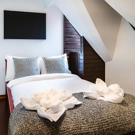 5br 2bath Masarykovo Nabrezi Appartement