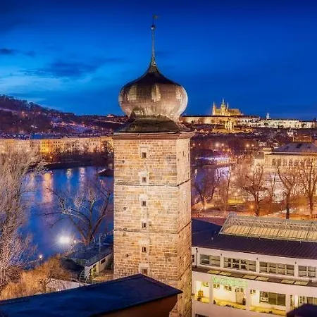 5br 2bath Masarykovo Nabrezi * Praag