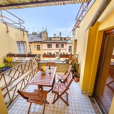 5br 2bath Masarykovo Nabrezi * Praag